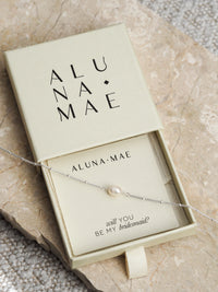 Silver chain bracelet with a single freshwater pearl, presented in an Aluna Mae gift box with a “will you be my bridesmaid?” message.