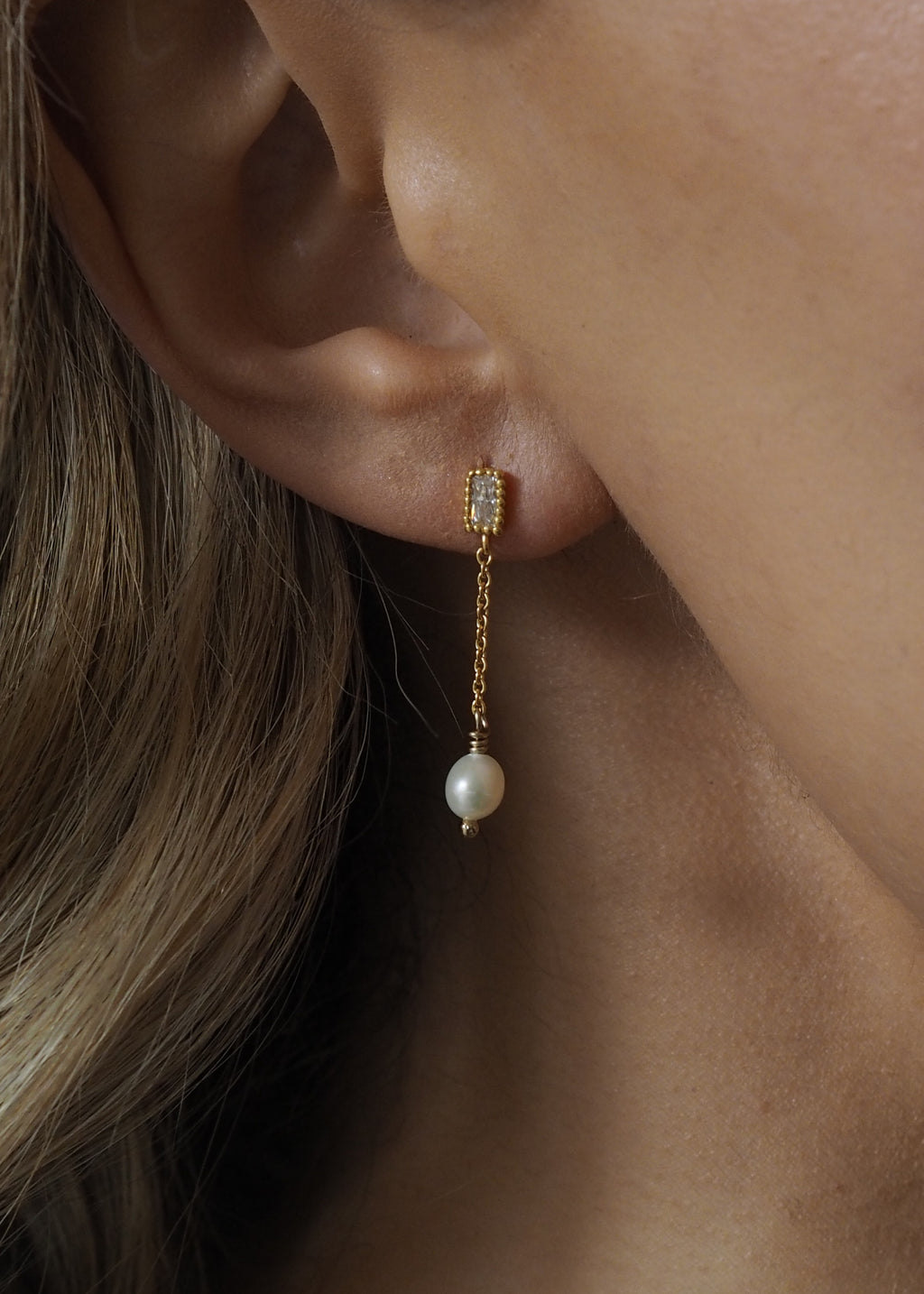 BELLE. Boucles d'oreilles en or avec perles de mariée pour demoiselle d'honneur